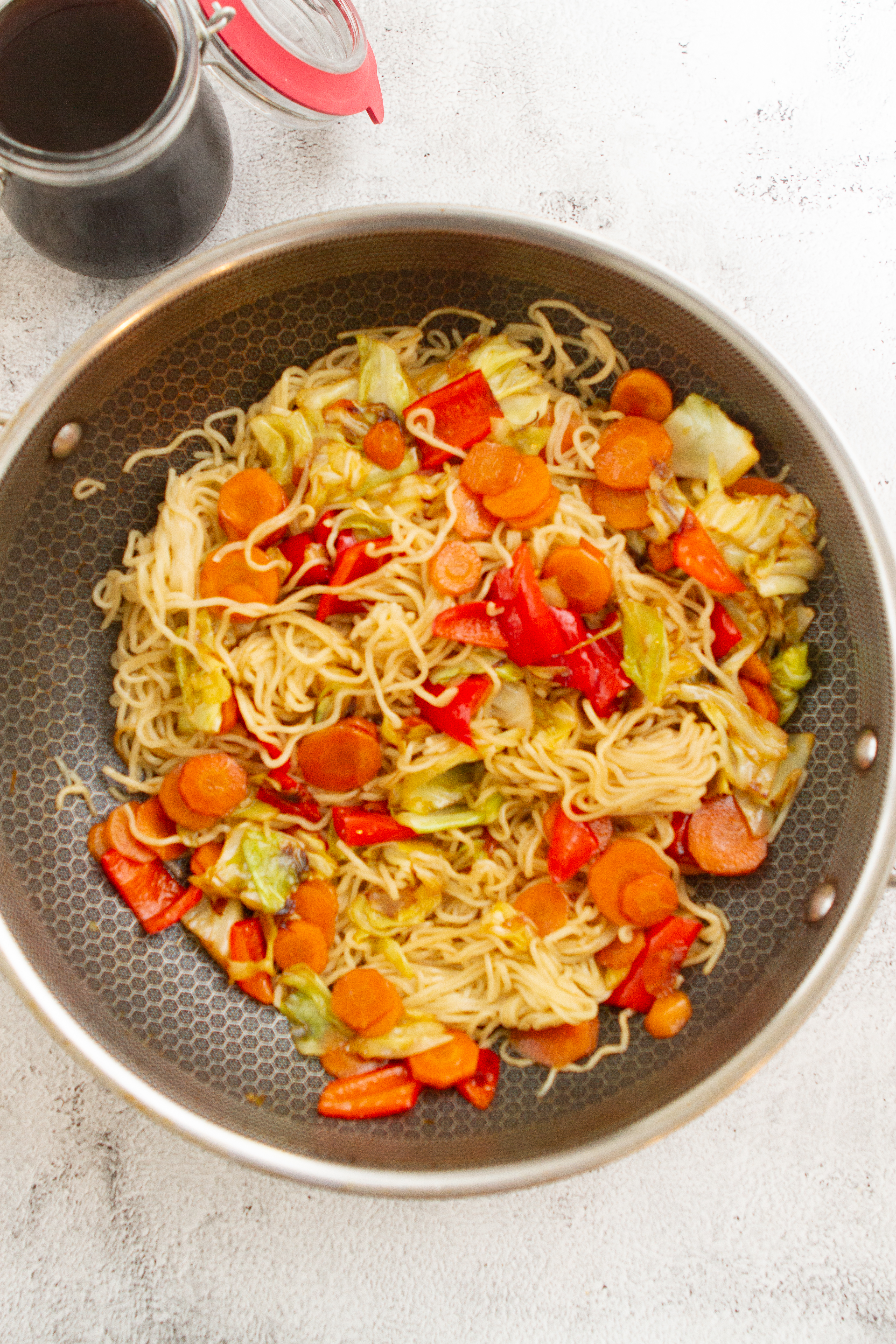 yakisoba cooking in pan