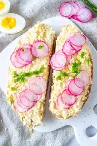 egg salad spread sandwich